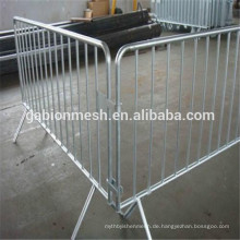 Niedriger Preis gekrönte Kontrolle Barriere Straße Zaun Barriere Zaun Standard galvanisierte Alibaba China